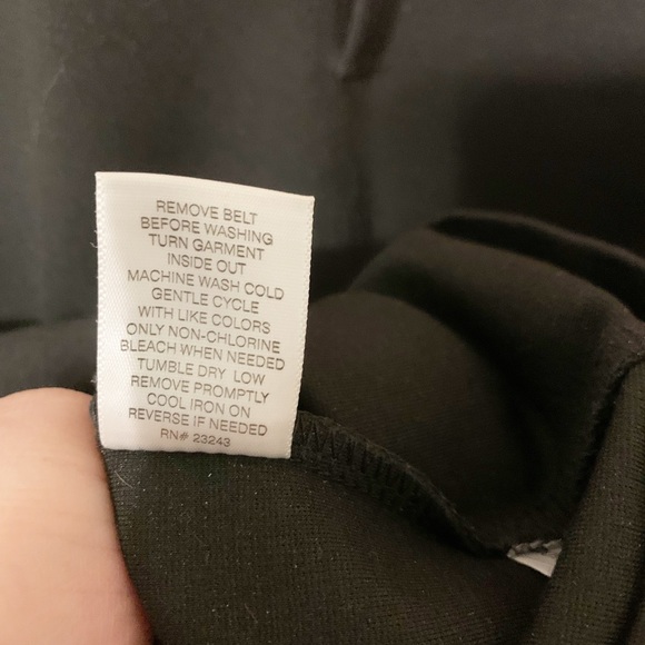 New York and Company (size XL) Sleeveless, Pleated, Ruffled Collar, Pencil Dress - Picture 12 of 13